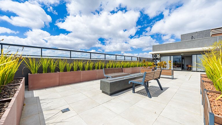 Studio totalmente mobiliado, no 2º andar, em excelente local