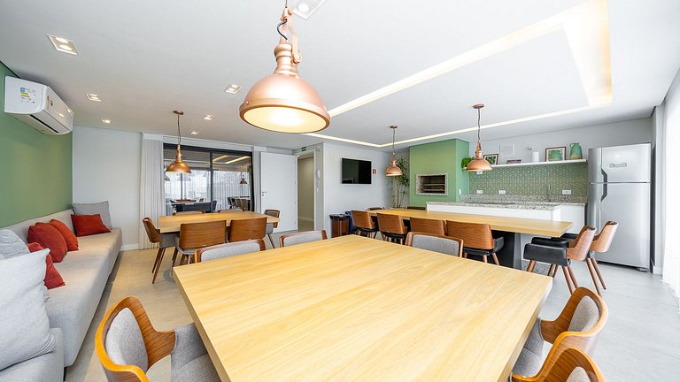 Studio totalmente mobiliado, no 2º andar, em excelente local