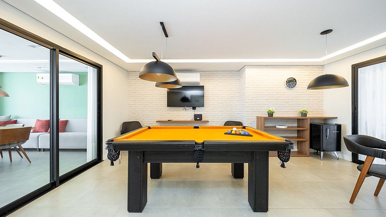 Studio totalmente mobiliado, no 2º andar, em excelente local