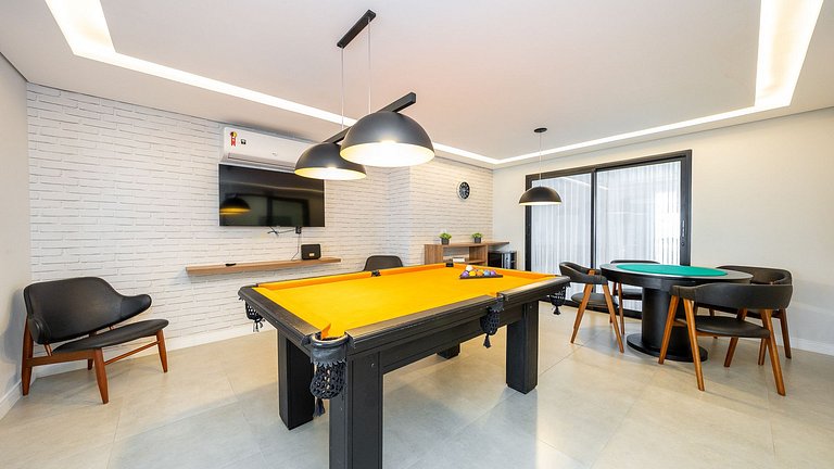 Studio totalmente mobiliado, no 2º andar, em excelente local