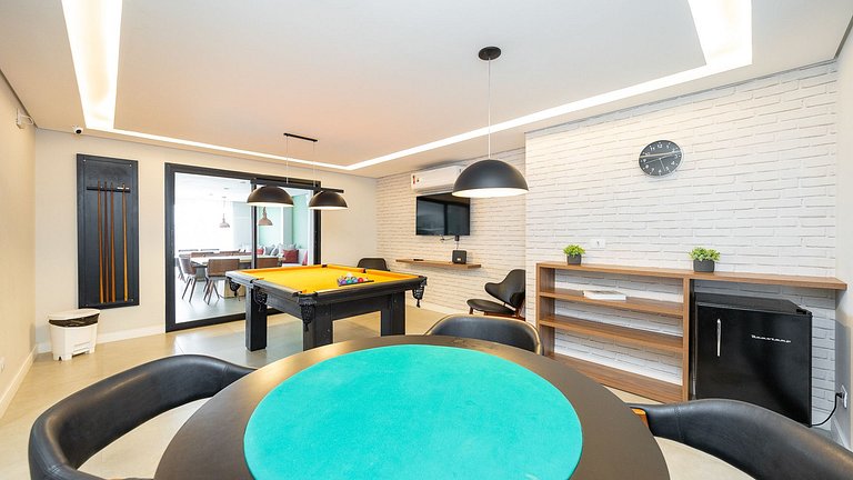 Studio totalmente mobiliado, no 2º andar, em excelente local