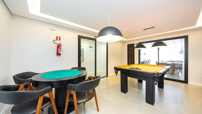 Studio totalmente mobiliado, no 2º andar, em excelente local