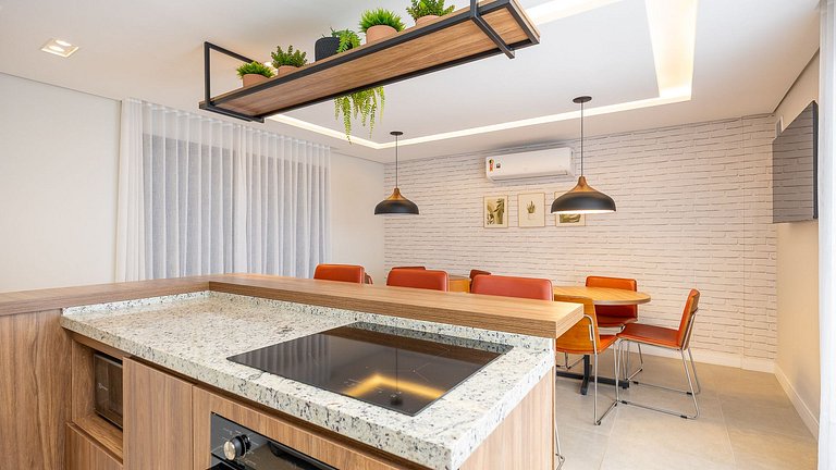 Studio totalmente mobiliado, no 2º andar, em excelente local