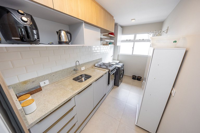 Estudio finamente decorado no Centro de Curitiba, até 2 pess