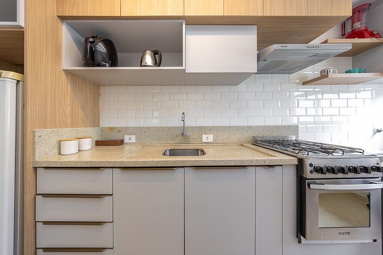 Estudio finamente decorado no Centro de Curitiba, até 2 pess