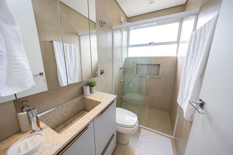 Estudio finamente decorado no Centro de Curitiba, até 2 pess