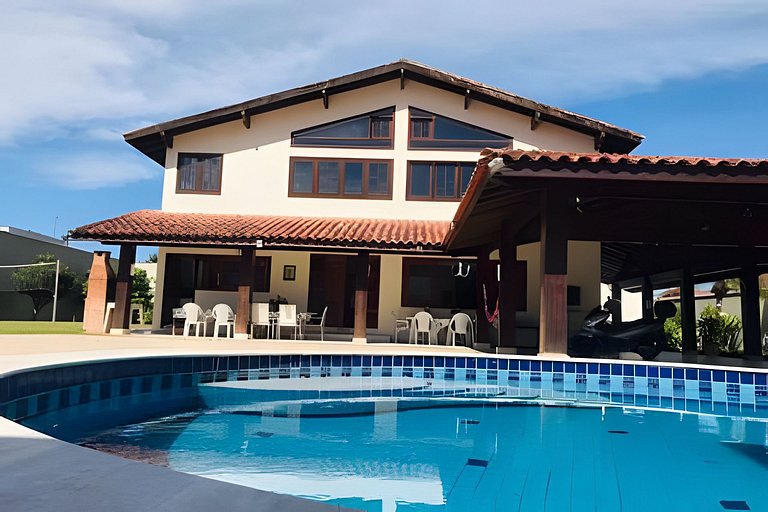 Casa com piscina na praia - 300m da praia