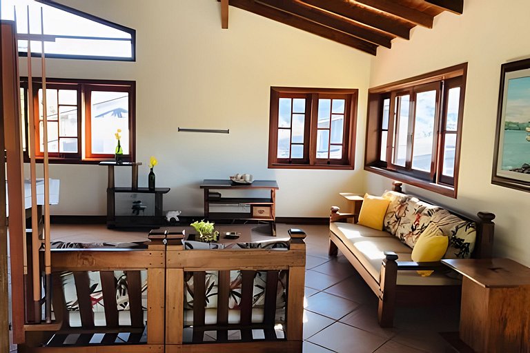 Casa com piscina na praia - 300m da praia