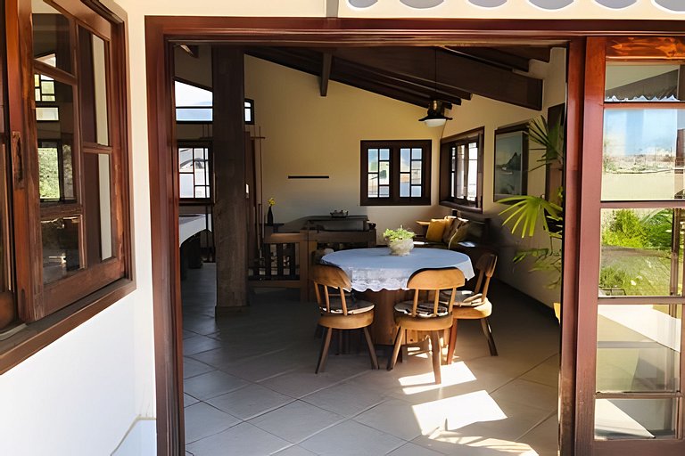 Casa com piscina na praia - 300m da praia