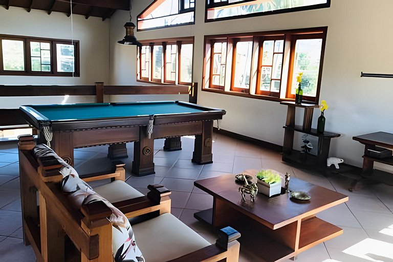 Casa com piscina na praia - 300m da praia