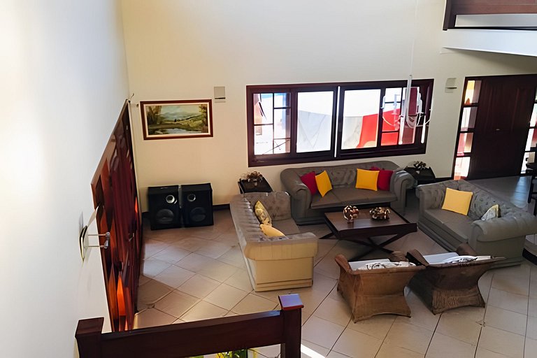 Casa com piscina na praia - 300m da praia