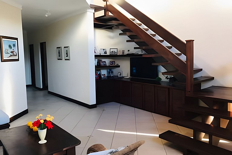 Casa com piscina na praia - 300m da praia