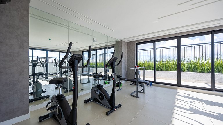 Apartamento dois quartos c/ sacada e ótima localização no ba