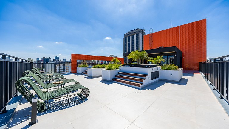 Viva no Centro de Curitiba: Cena Living com Studio completo